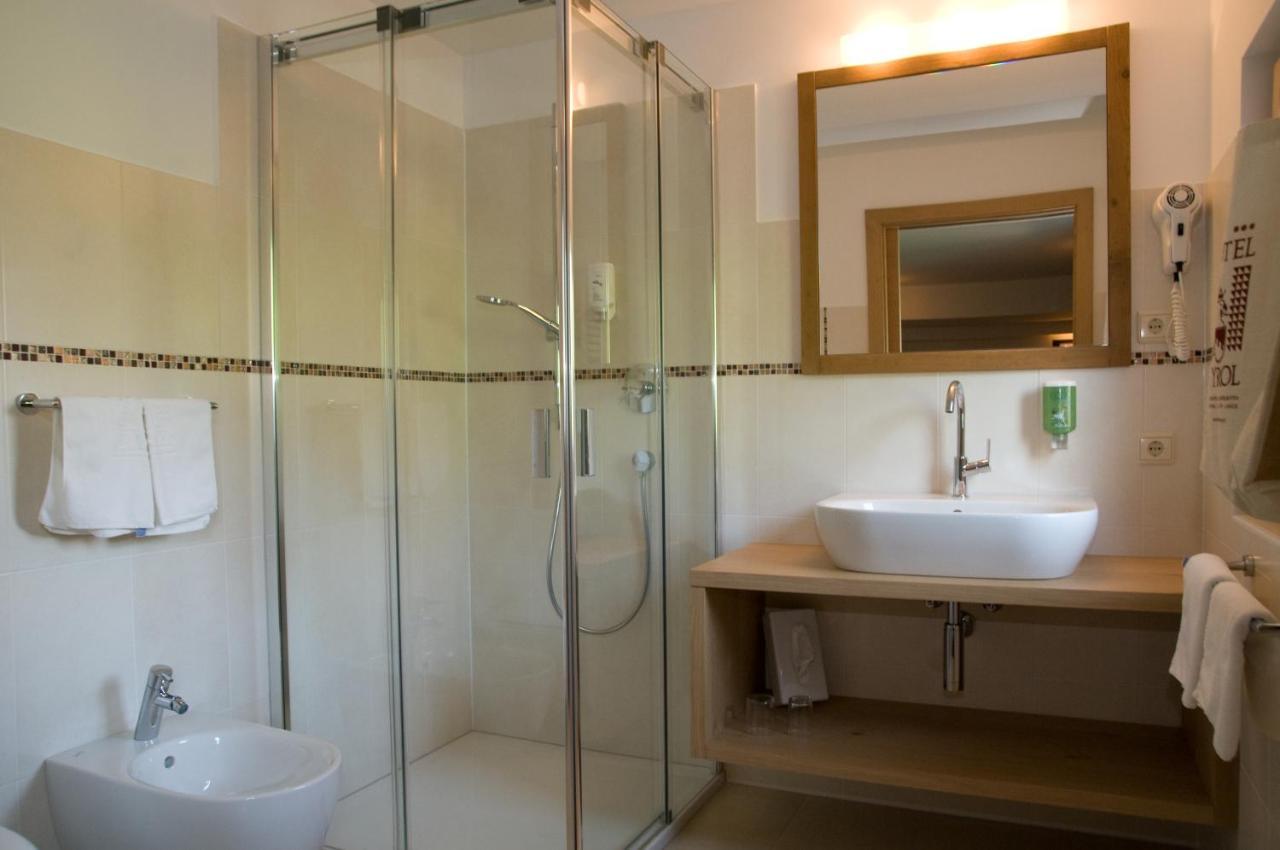 Parc Hotel Tyrol กัสเตลรอตโต ภายนอก รูปภาพ